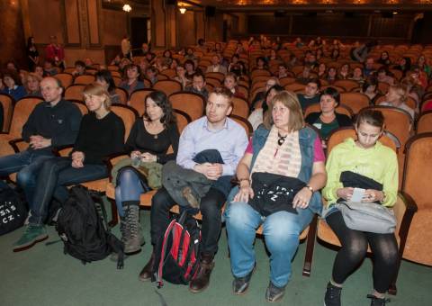 Učitelé v kinosálu paláce Lucerna.